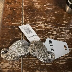 Hot Topic Rock rebel mustache belt buckle NWT . Fashion statement indeed